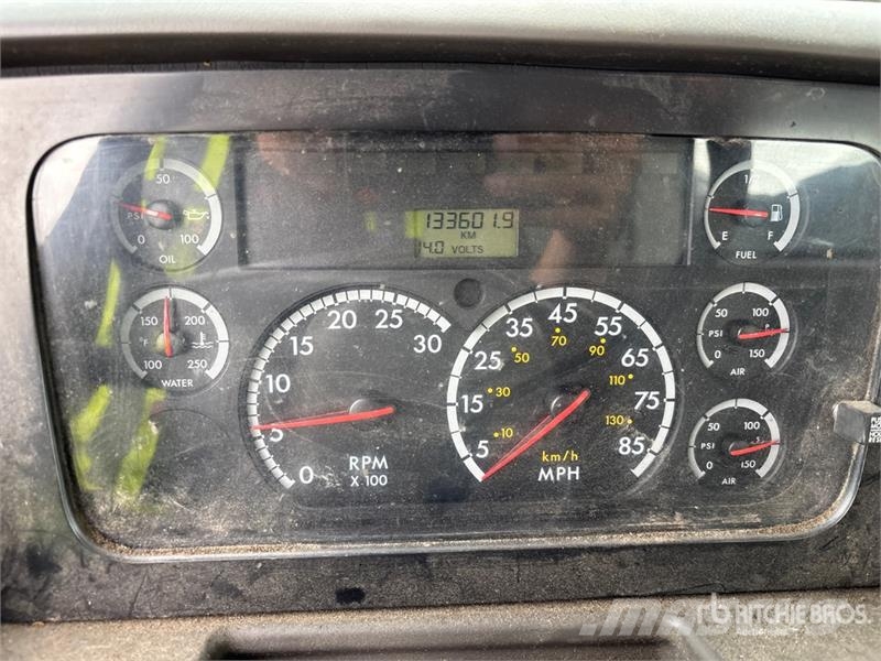 Sterling L9500 Nosturiautot