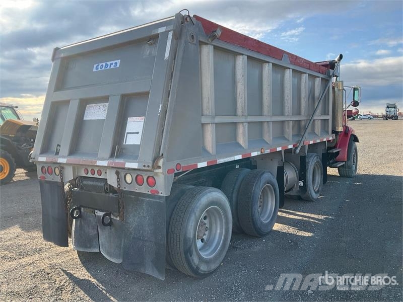 Sterling L9500 شاحنات قلابة