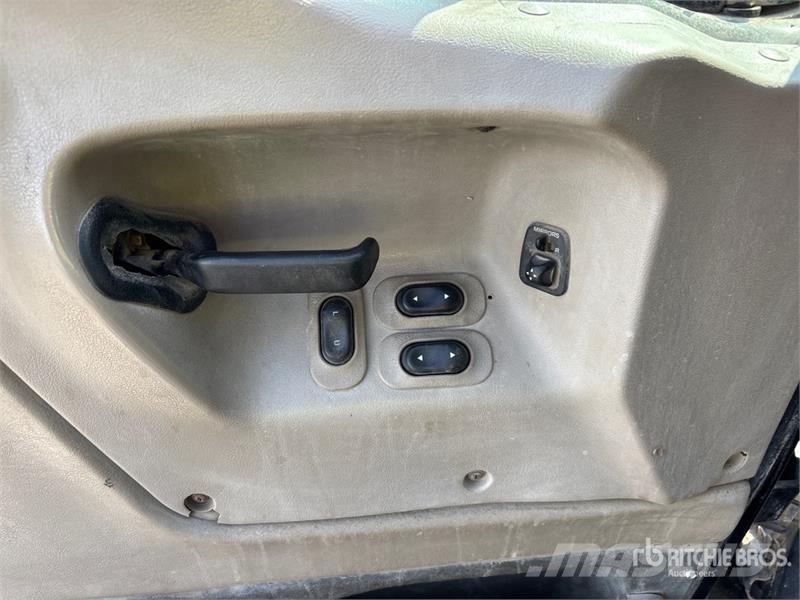 Sterling L9500 Lastbiler med tip