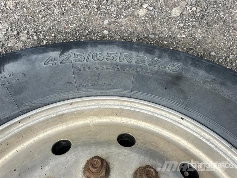 Sterling L9500 自卸式货车