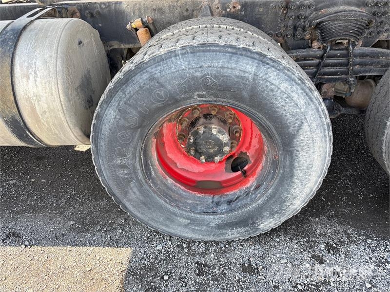 Sterling L9500 Lastbiler med tip