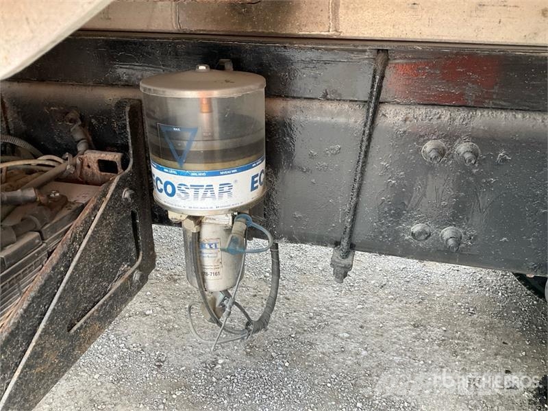 Sterling L9500 شاحنات قلابة