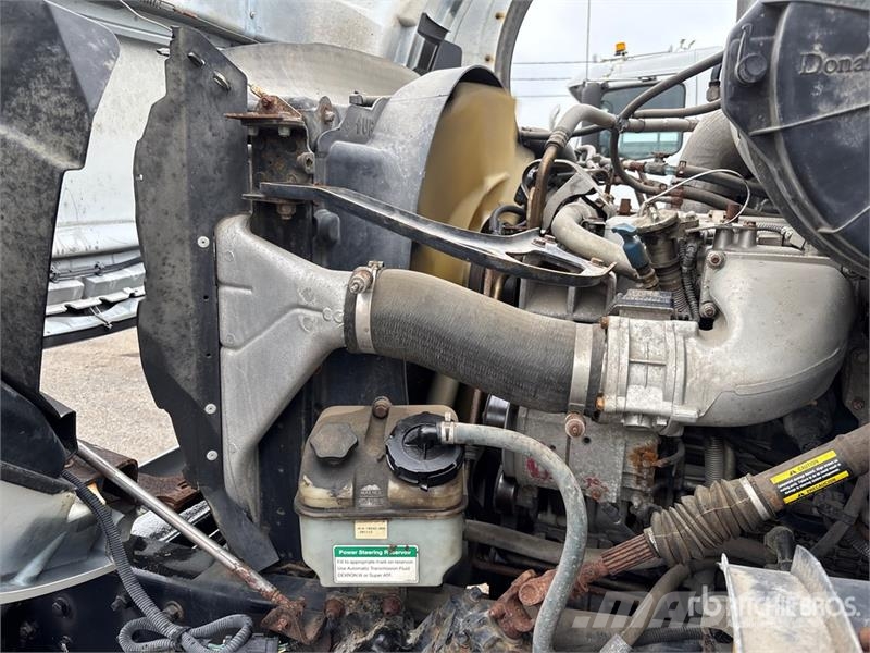 Sterling L9500 Nosturiautot