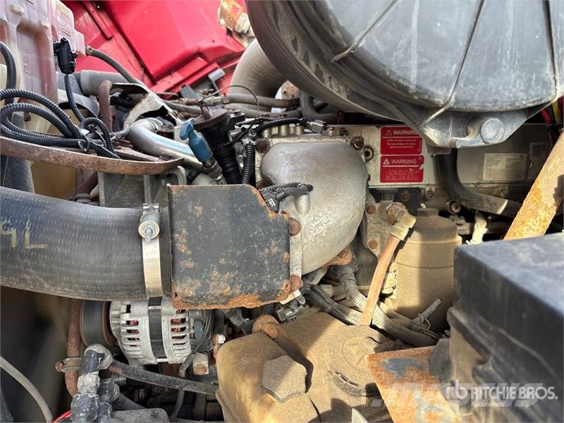 Sterling L9500 Tienhoitoautot