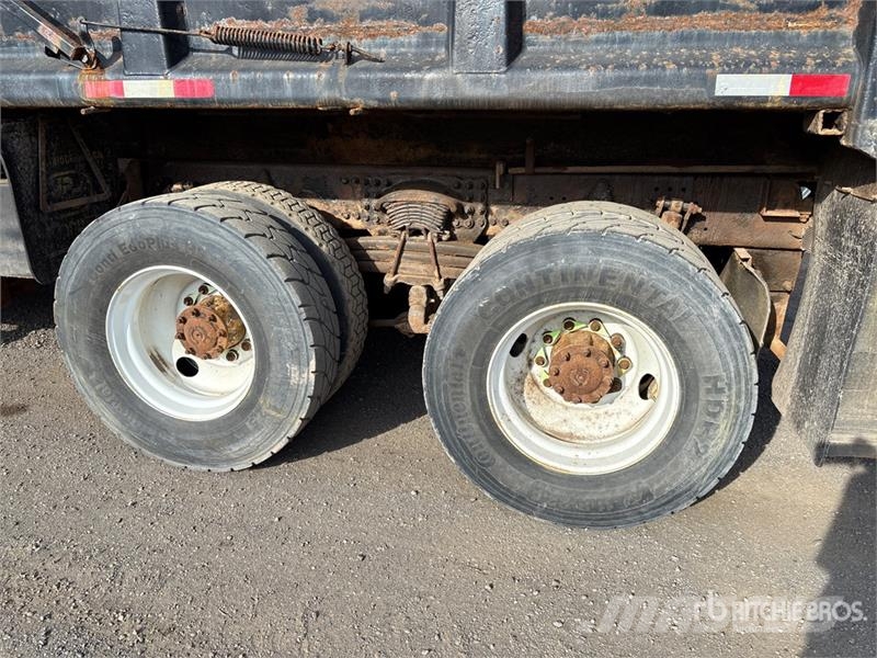 Sterling L9500 Tienhoitoautot