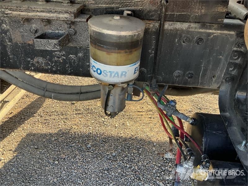 Sterling L9500 شاحنات قلابة