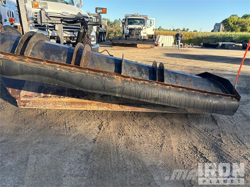 Sterling L9500 Visuotinės / bendrosios paskirties automobiliai