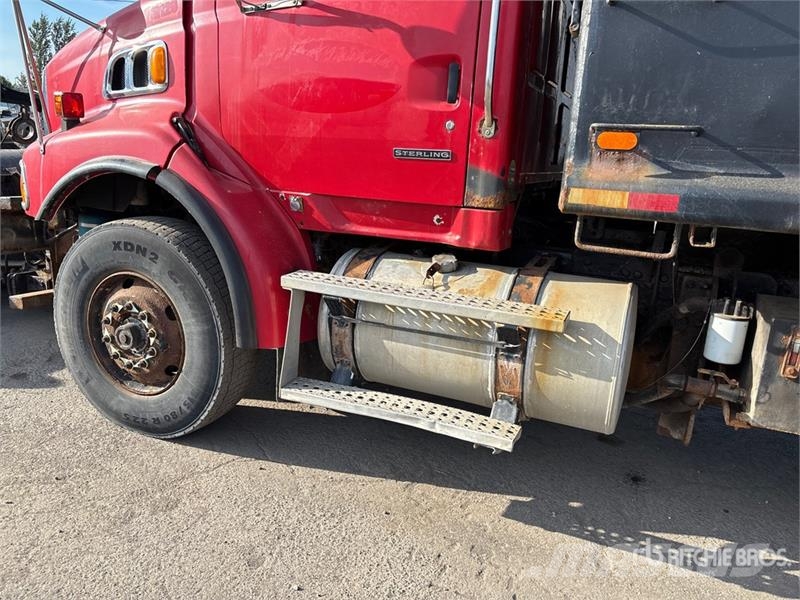 Sterling L9500 Tienhoitoautot