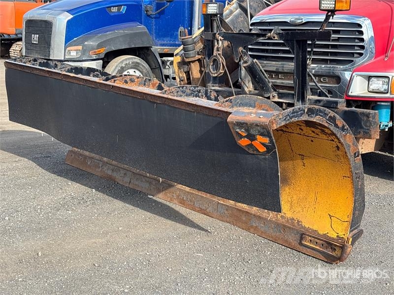 Sterling L9500 Tienhoitoautot