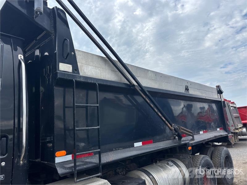 Sterling L9500 Camion ribaltabili
