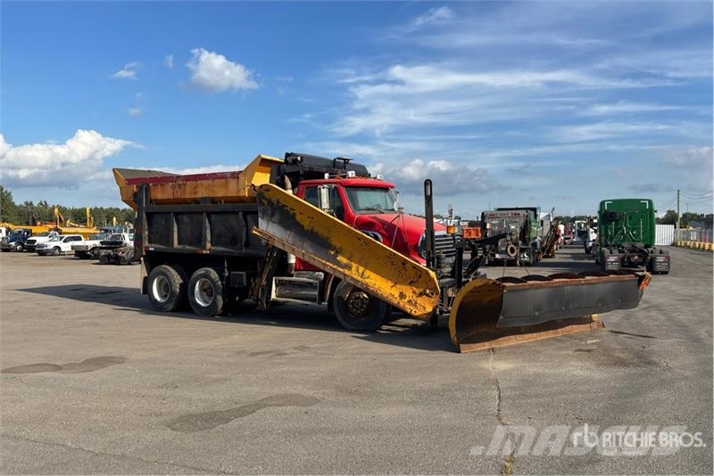 Sterling L9500 Tienhoitoautot