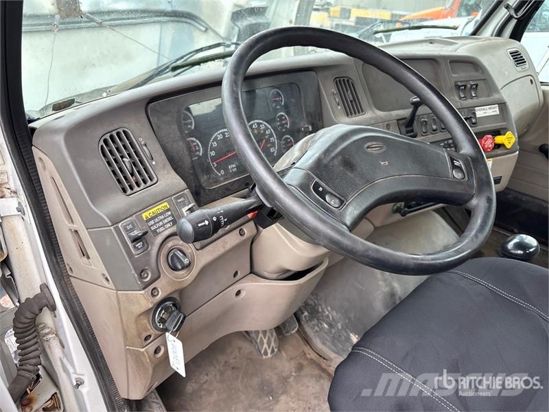Sterling L9500 Nosturiautot