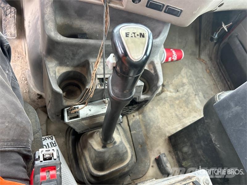 Sterling L9500 自卸式货车