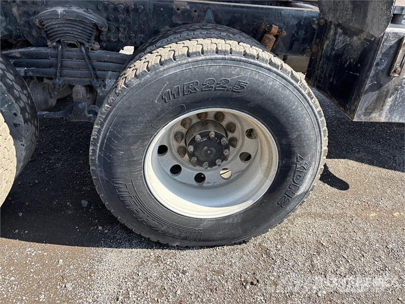 Sterling L9500 Lastbiler med tip