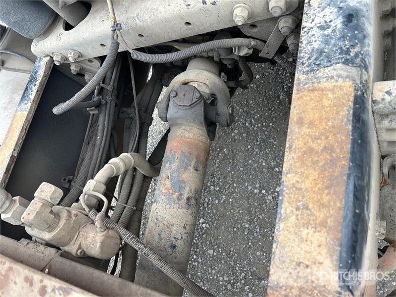 Sterling L9500 自卸式货车