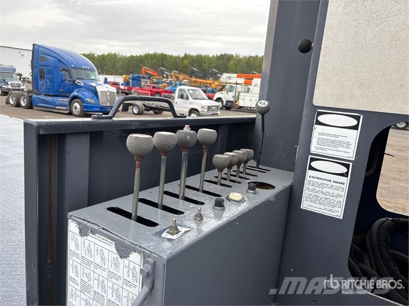 Sterling L9500 Nosturiautot