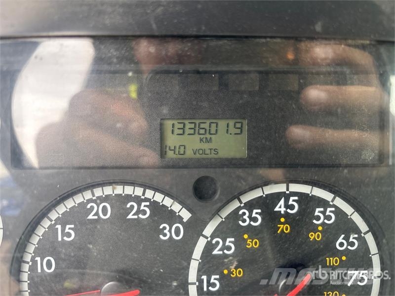 Sterling L9500 Nosturiautot