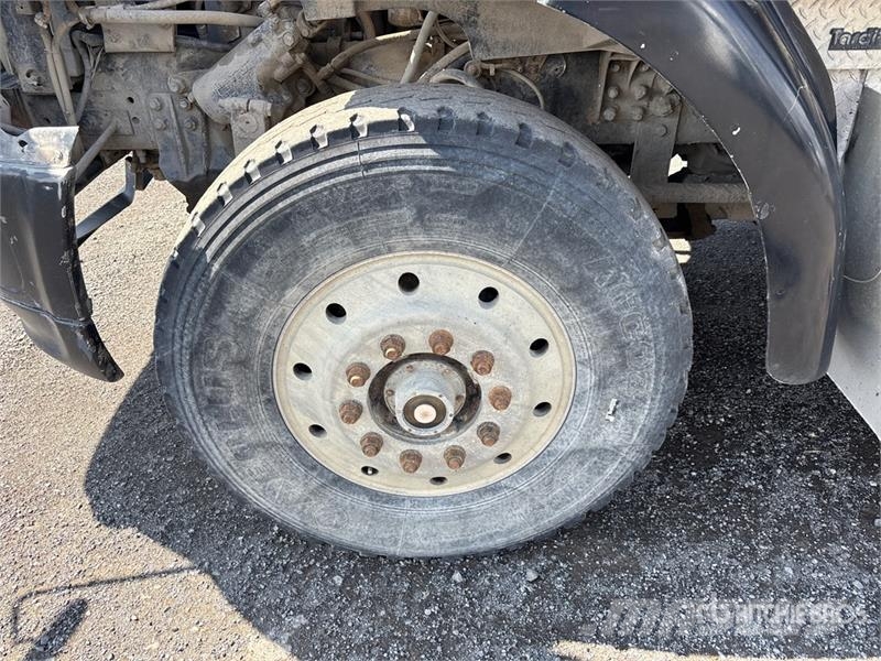 Sterling L9500 Lastbiler med tip