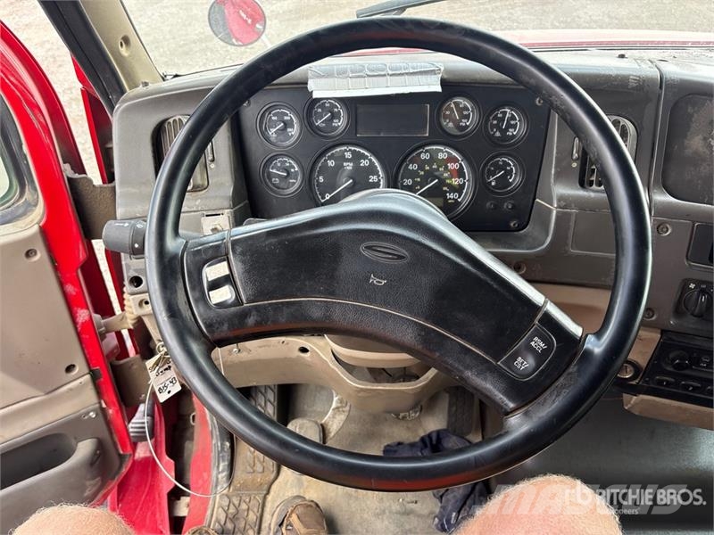 Sterling L9500 شاحنات قلابة