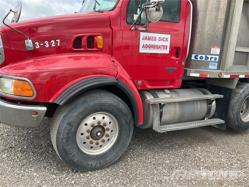 Sterling L9500 شاحنات قلابة