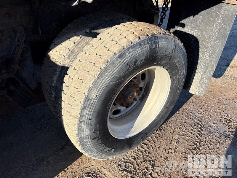 Sterling L9500 Visuotinės / bendrosios paskirties automobiliai
