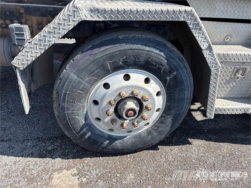 Sterling L9500 Lastbiler med tip