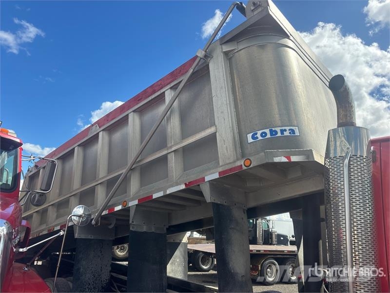 Sterling L9500 شاحنات قلابة