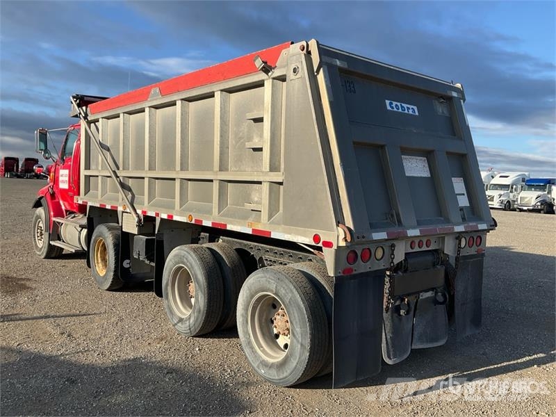 Sterling L9500 شاحنات قلابة