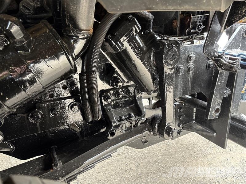 Sterling L9500 多目的/汎用車両