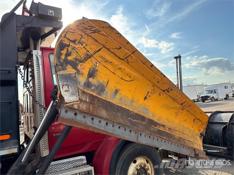 Sterling L9500 Tienhoitoautot