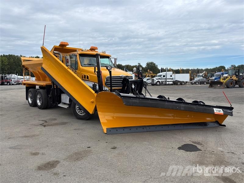Sterling L9500 多目的/汎用車両
