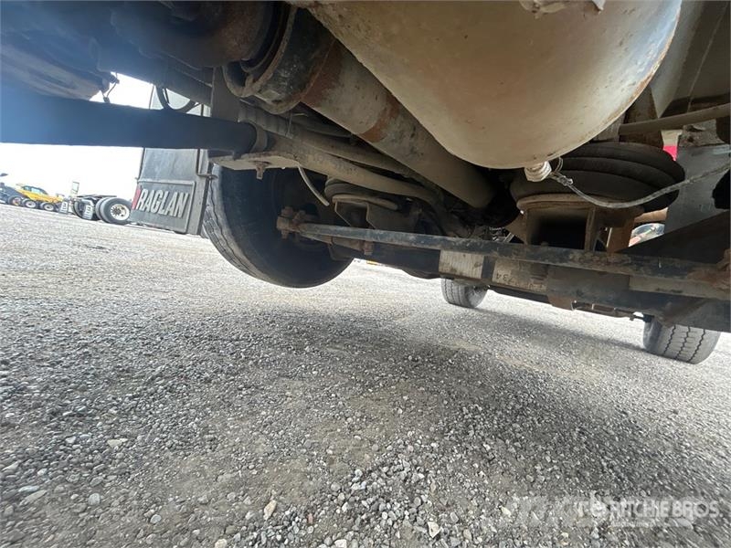 Sterling L9500 自卸式货车