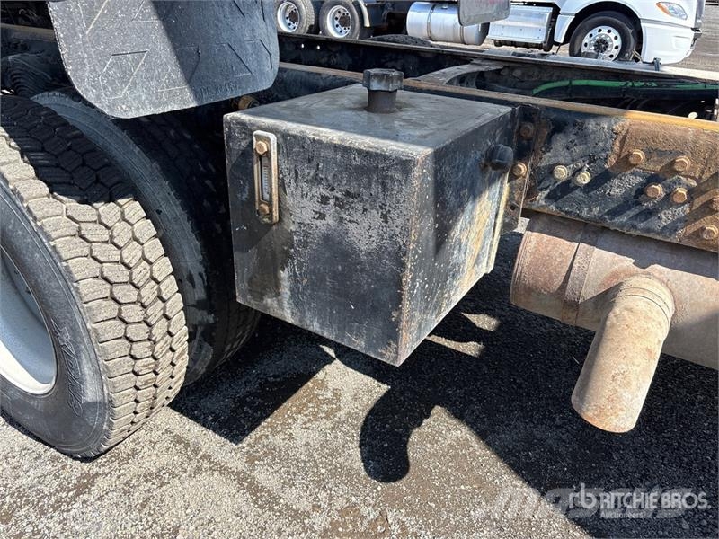 Sterling L9500 Lastbiler med tip