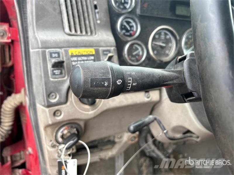 Sterling L9500 自卸式货车