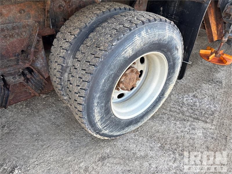 Sterling L9500 Visuotinės / bendrosios paskirties automobiliai
