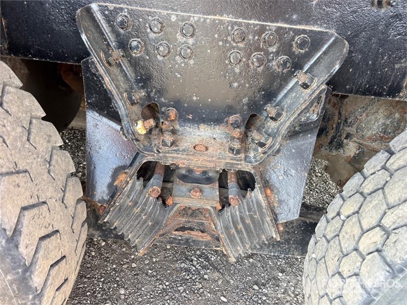 Sterling L9500 شاحنات قلابة