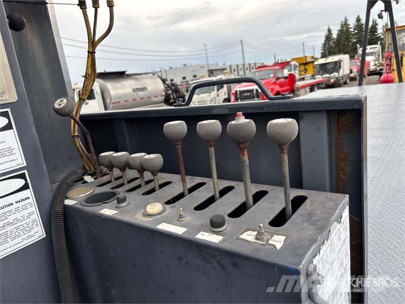 Sterling L9500 Nosturiautot