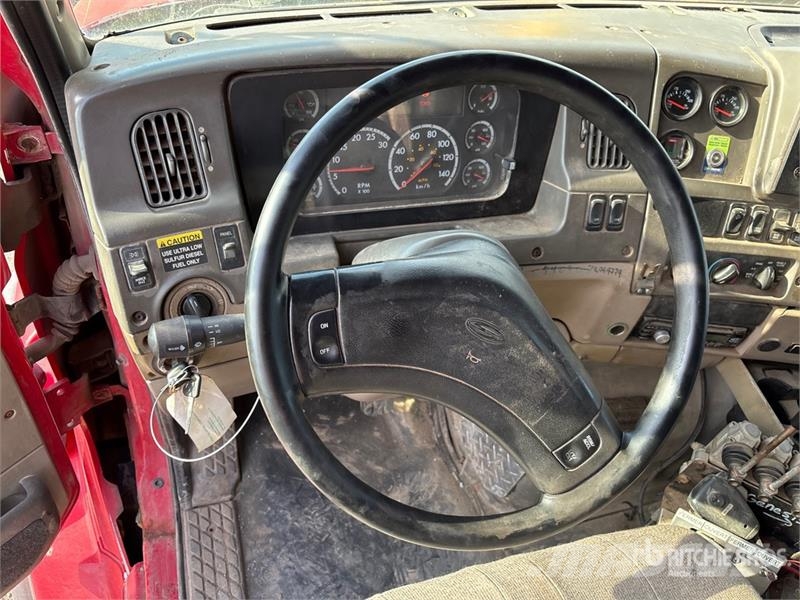 Sterling L9500 Tienhoitoautot