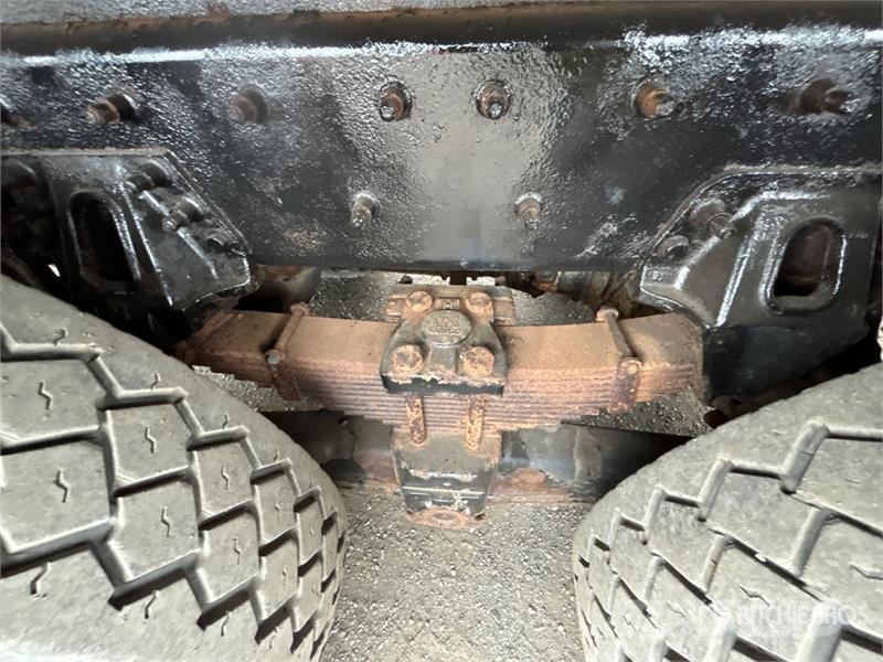 Sterling L9500 Nosturiautot