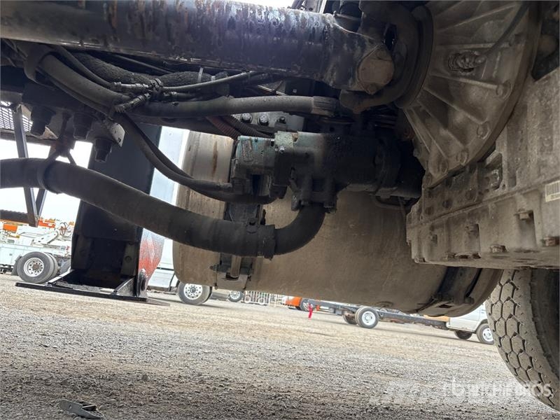 Sterling L9500 Nosturiautot