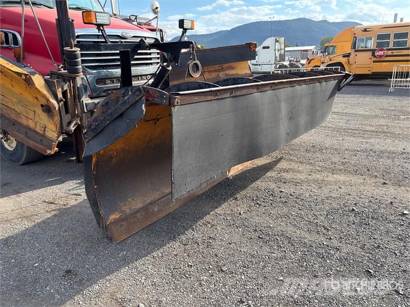 Sterling L9500 Tienhoitoautot