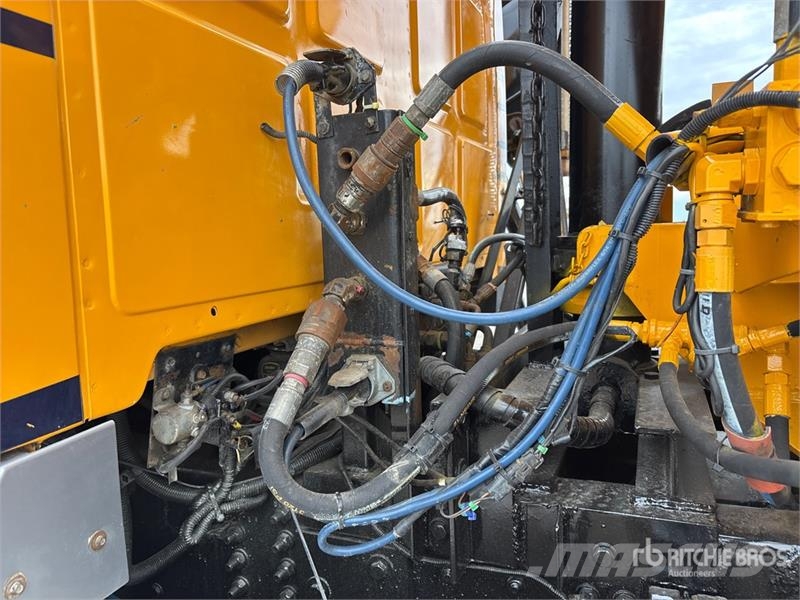 Sterling L9500 多目的/汎用車両