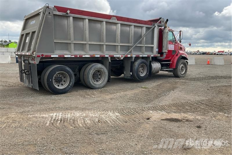 Sterling L9500 شاحنات قلابة