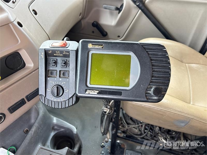 Sterling L9500 多目的/汎用車両