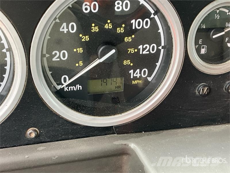 Sterling L9500 شاحنات قلابة