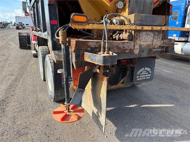 Sterling L9500 Tienhoitoautot