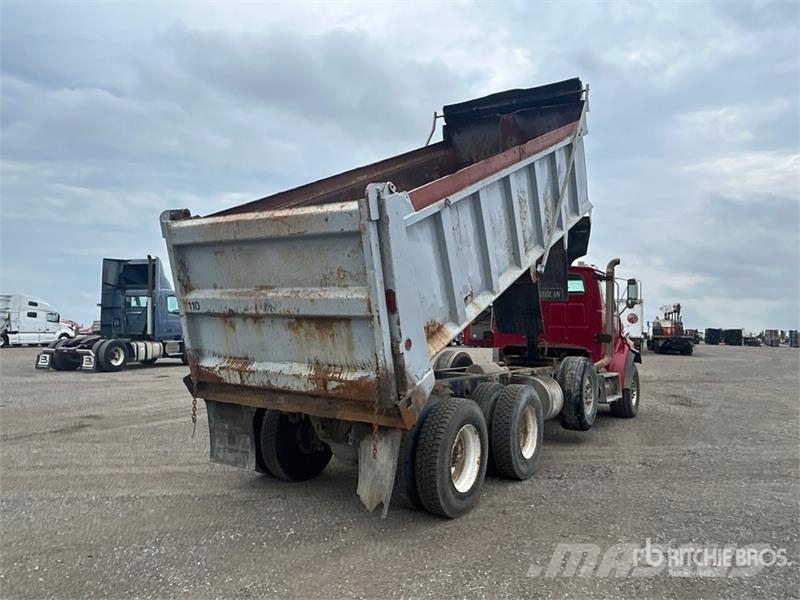 Sterling L9500 自卸式货车