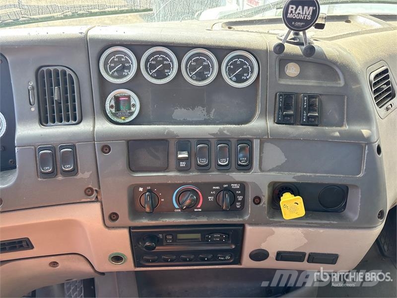 Sterling L9500 8x4 Cab and Chassis Kabine i unutrašnjost
