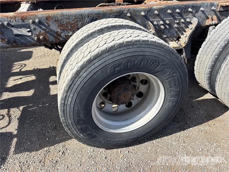 Sterling L9500 8x4 Cab and Chassis Kabine i unutrašnjost