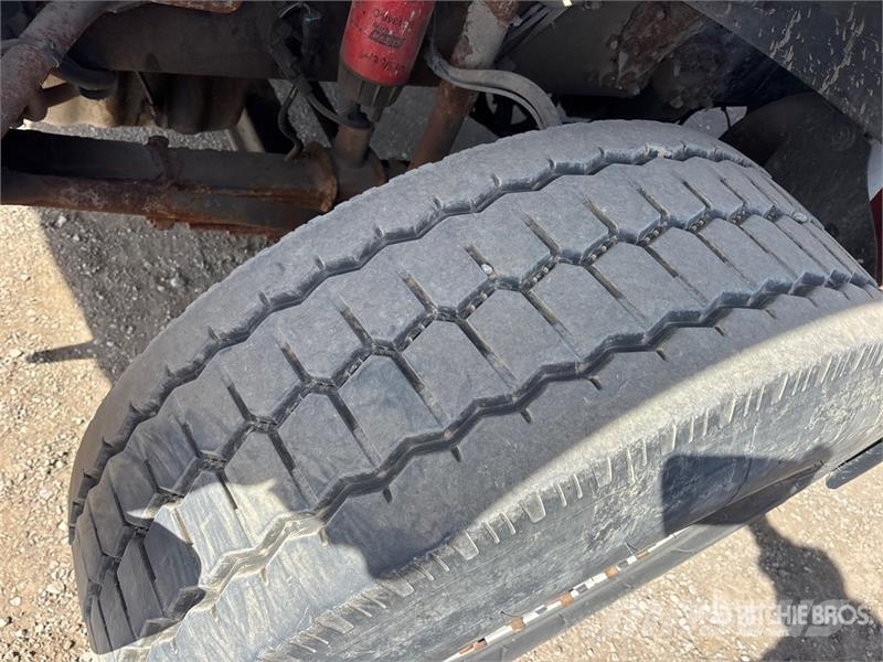 Sterling L9500 8x4 Cab and Chassis Kabine i unutrašnjost